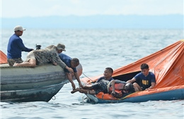Vụ đắm phà ở Philippines: Hi vọng sống sót tắt dần